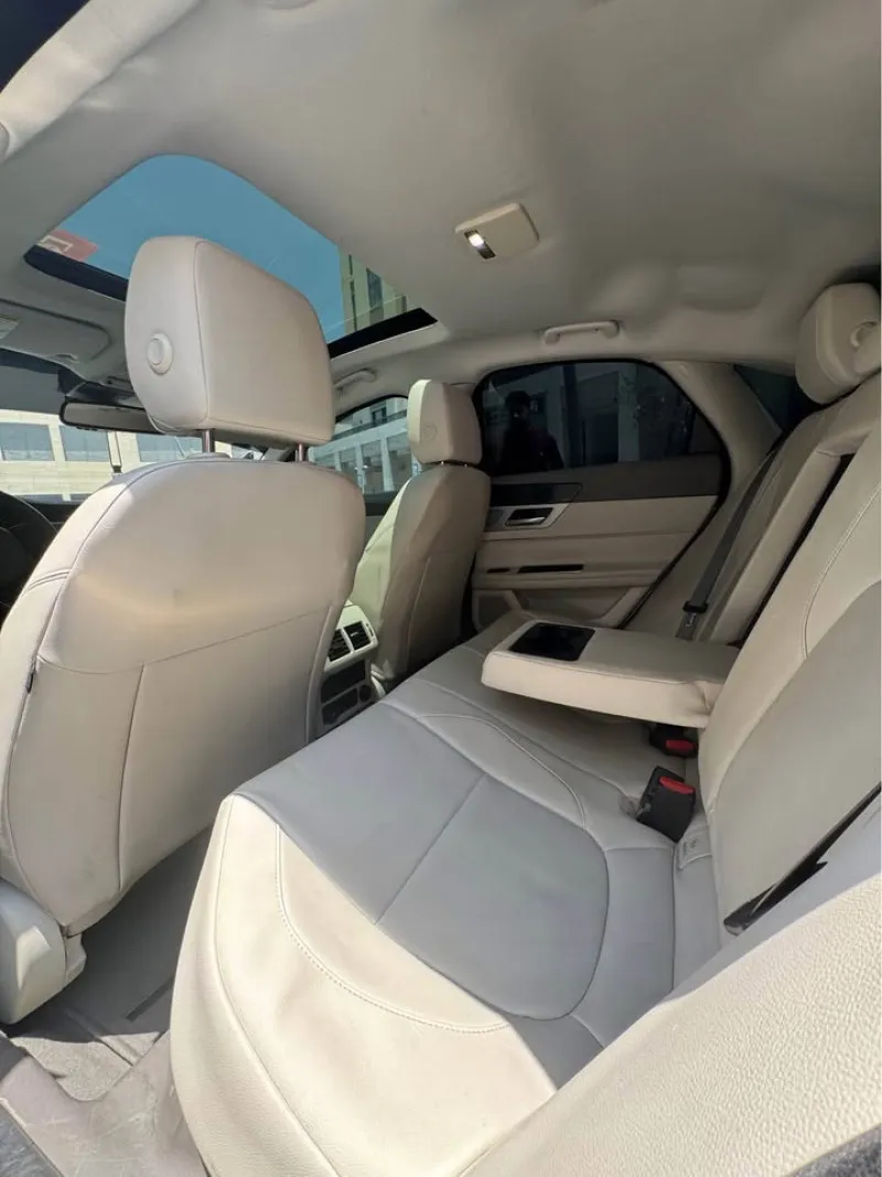 2018 جاكوار اكس اف in Dubai
