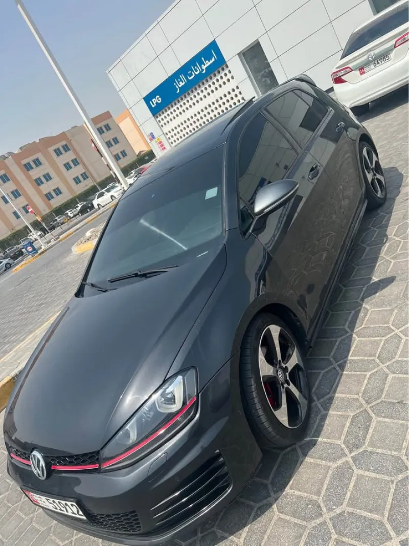 2015 فولجس فاجن جولف in Dubai