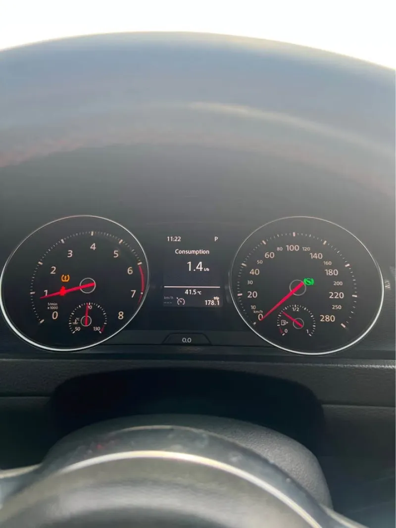 2015 فولجس فاجن جولف in Dubai