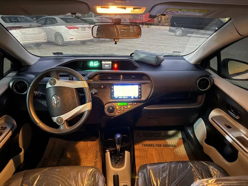 2014 تويوتا بريوس in Dubai