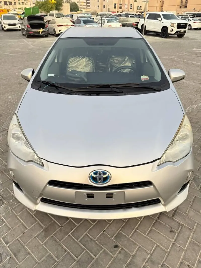 2014 تويوتا بريوس in Dubai