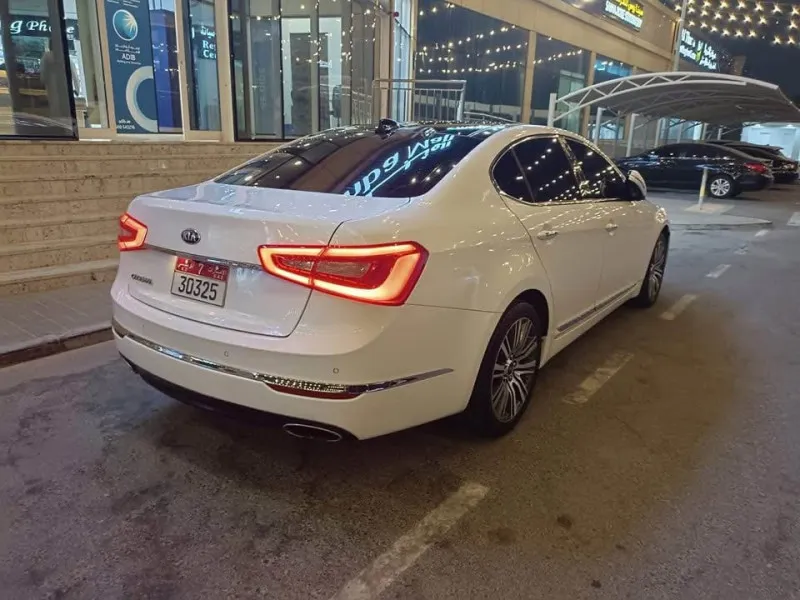 2014 Kia Cadenza in Dubai