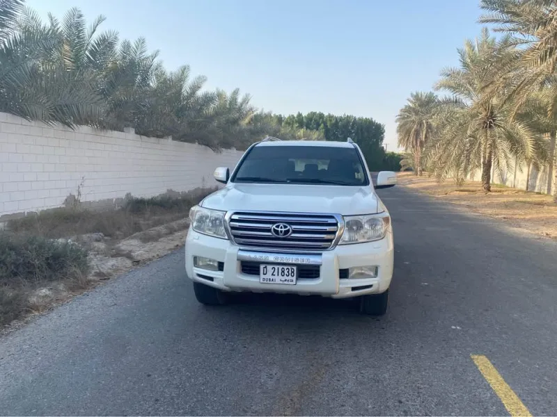 2011 تويوتا لاند كروزر in Dubai