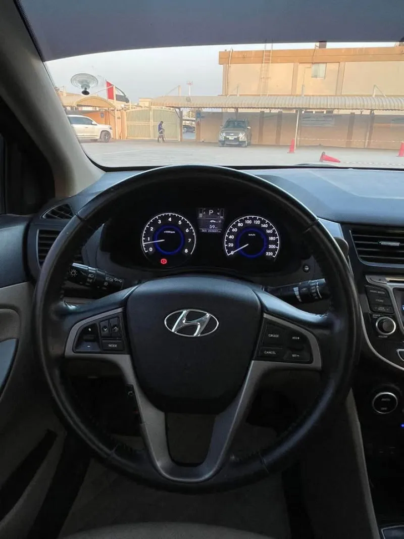 2017 هيونداي أكسنت in Dubai