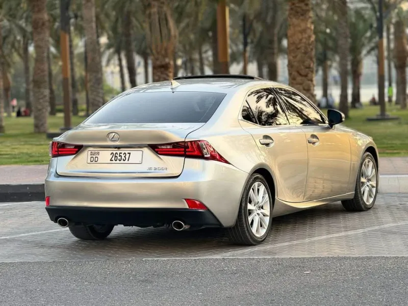 2016 لكزس أي أس ٢٠٠ in Dubai