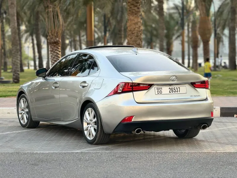 2016 لكزس أي أس ٢٠٠ in Dubai