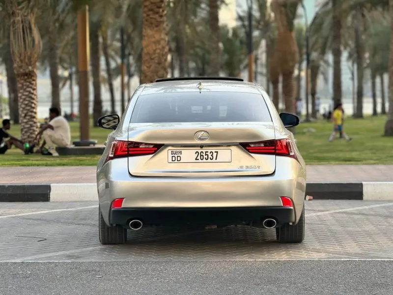 2016 لكزس أي أس ٢٠٠ in Dubai