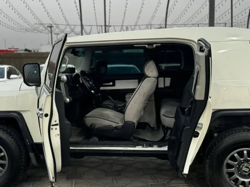 2010 Toyota FJ Cruiser in Dubai