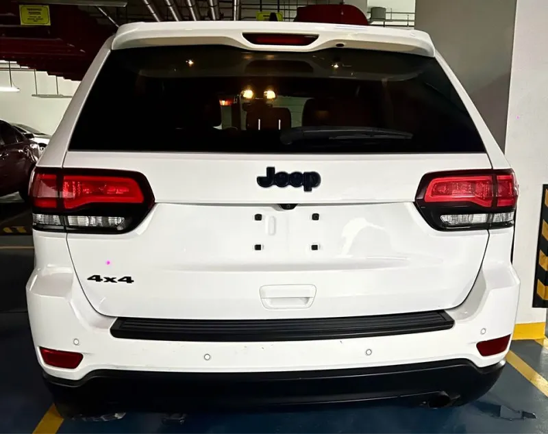 2019 Jeep Grand Cherokee in Dubai