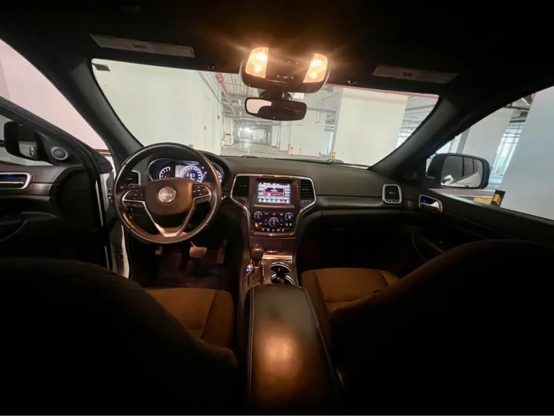 2019 Jeep Grand Cherokee in Dubai