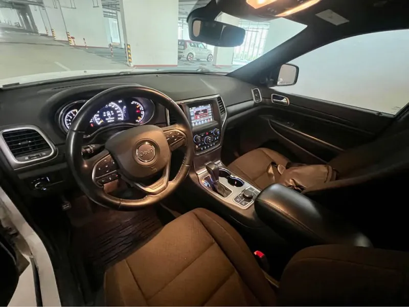 2019 Jeep Grand Cherokee in Dubai