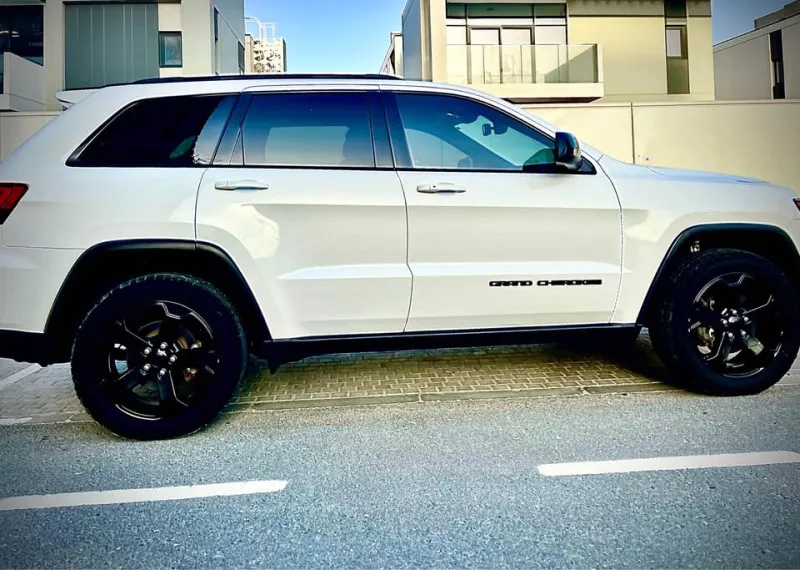 2019 Jeep Grand Cherokee in Dubai