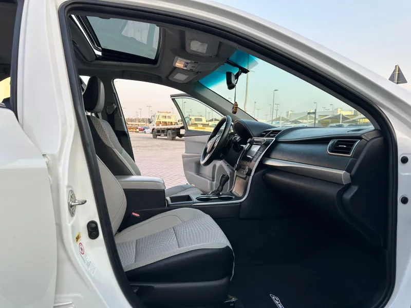 2016 Toyota Camry in Dubai