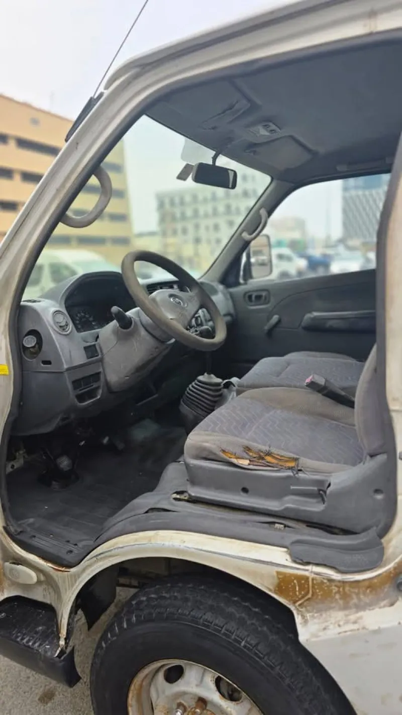 2006 Nissan Urvan in Dubai