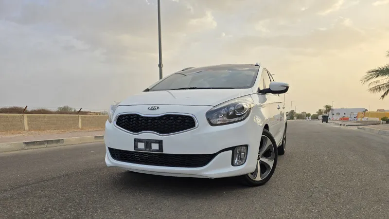 2016 Kia Carens in Dubai