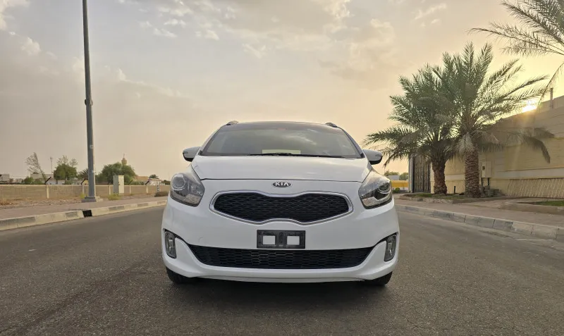 2016 Kia Carens in Dubai