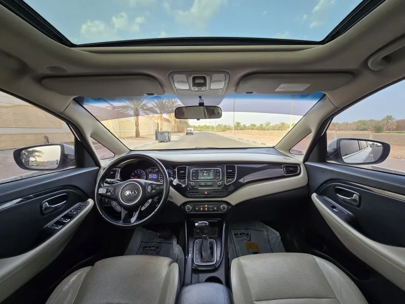2016 Kia Carens in Dubai