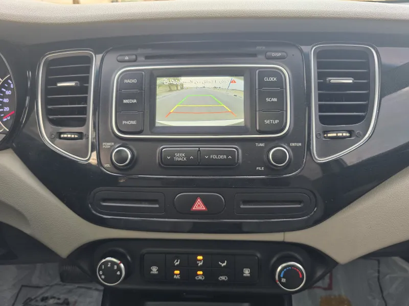 2016 Kia Carens in Dubai