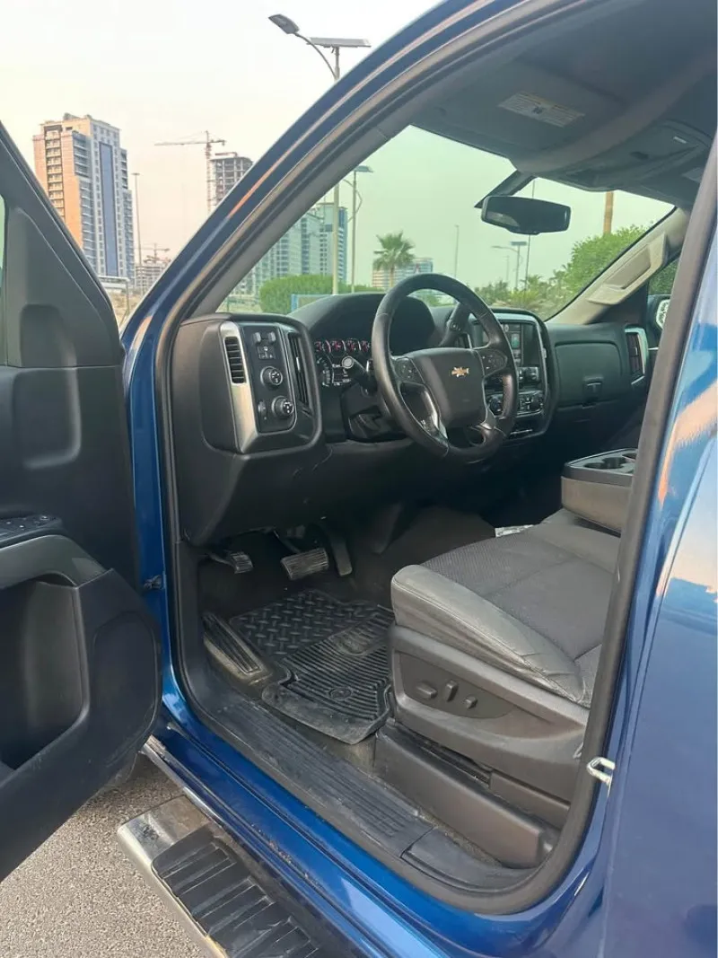 2015 Chevrolet Silverado in Dubai