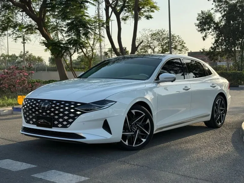 2021 Hyundai Azera in Dubai