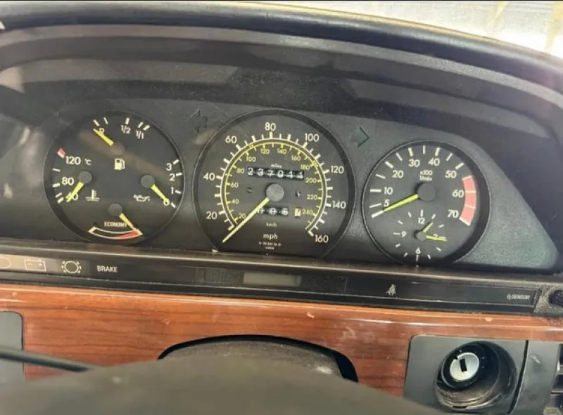 1984 Mercedes-Benz 300 in Dubai