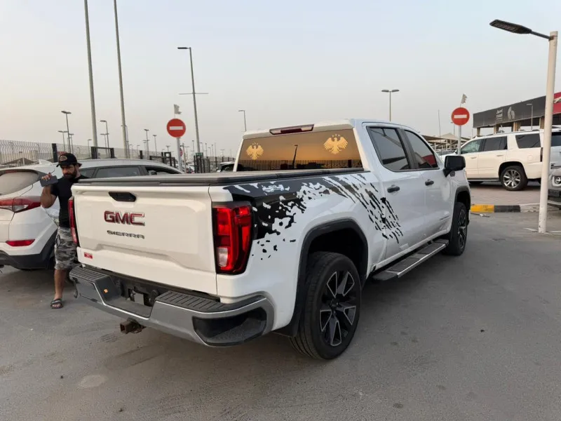 2019 GMC Sierra in Dubai