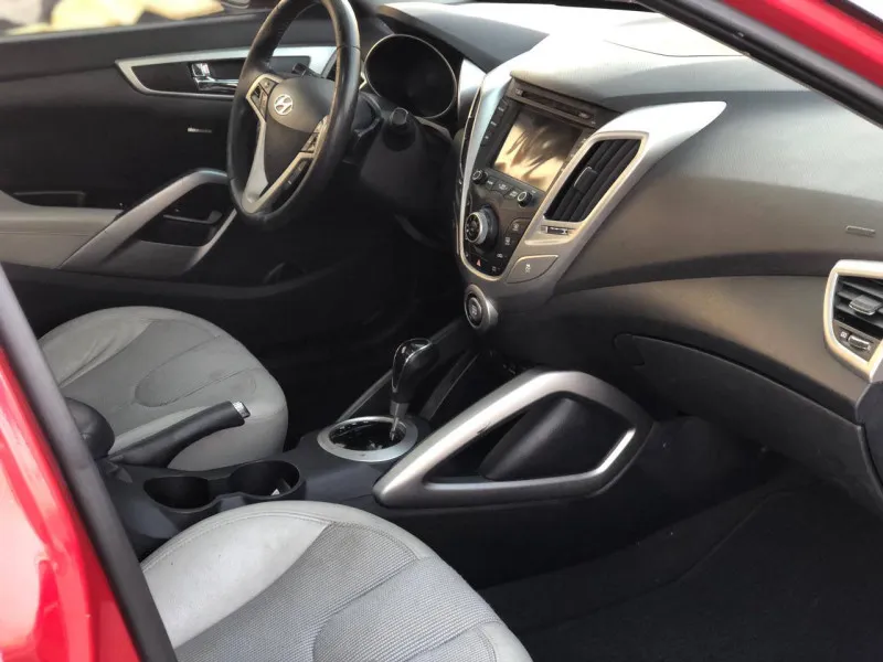 2012 Hyundai Veloster in Dubai