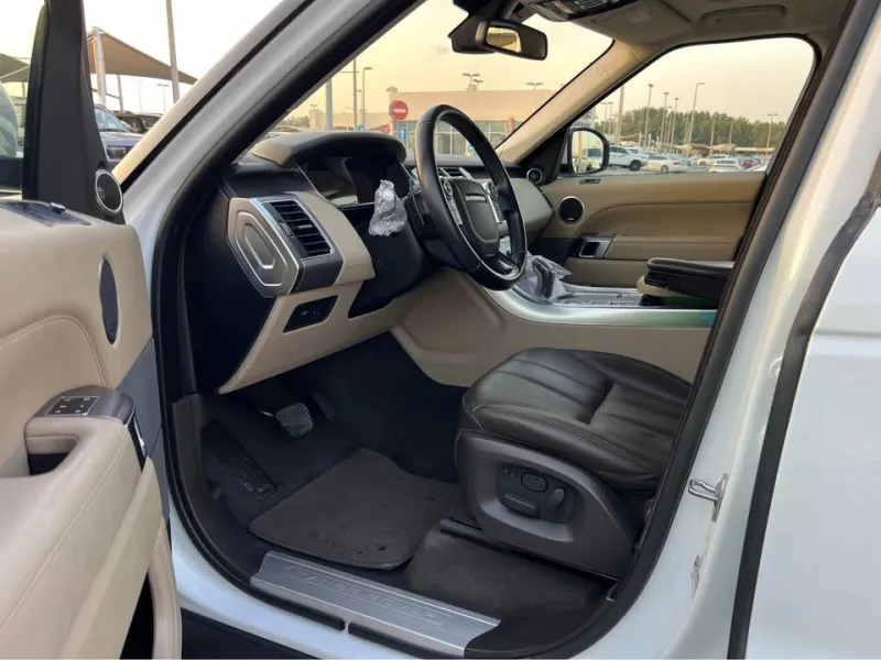 2014 Land Rover Range Rover Sport in Dubai