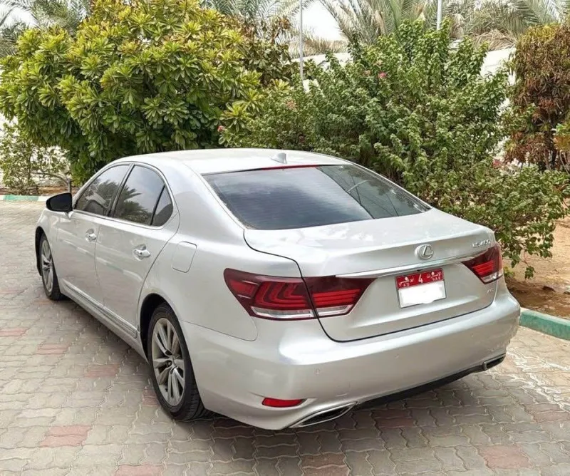 2015 Lexus LS in Dubai