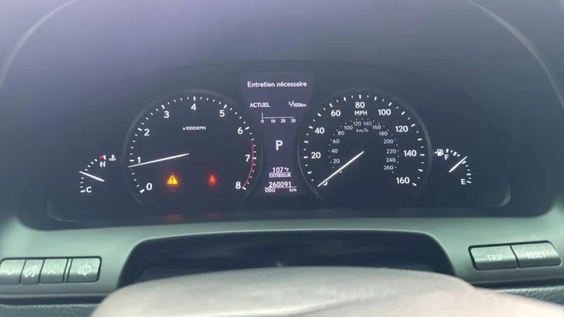 2015 Lexus LS in Dubai