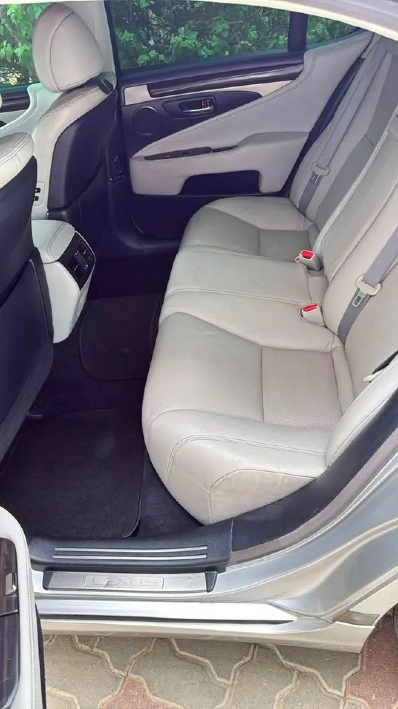 2015 Lexus LS in Dubai