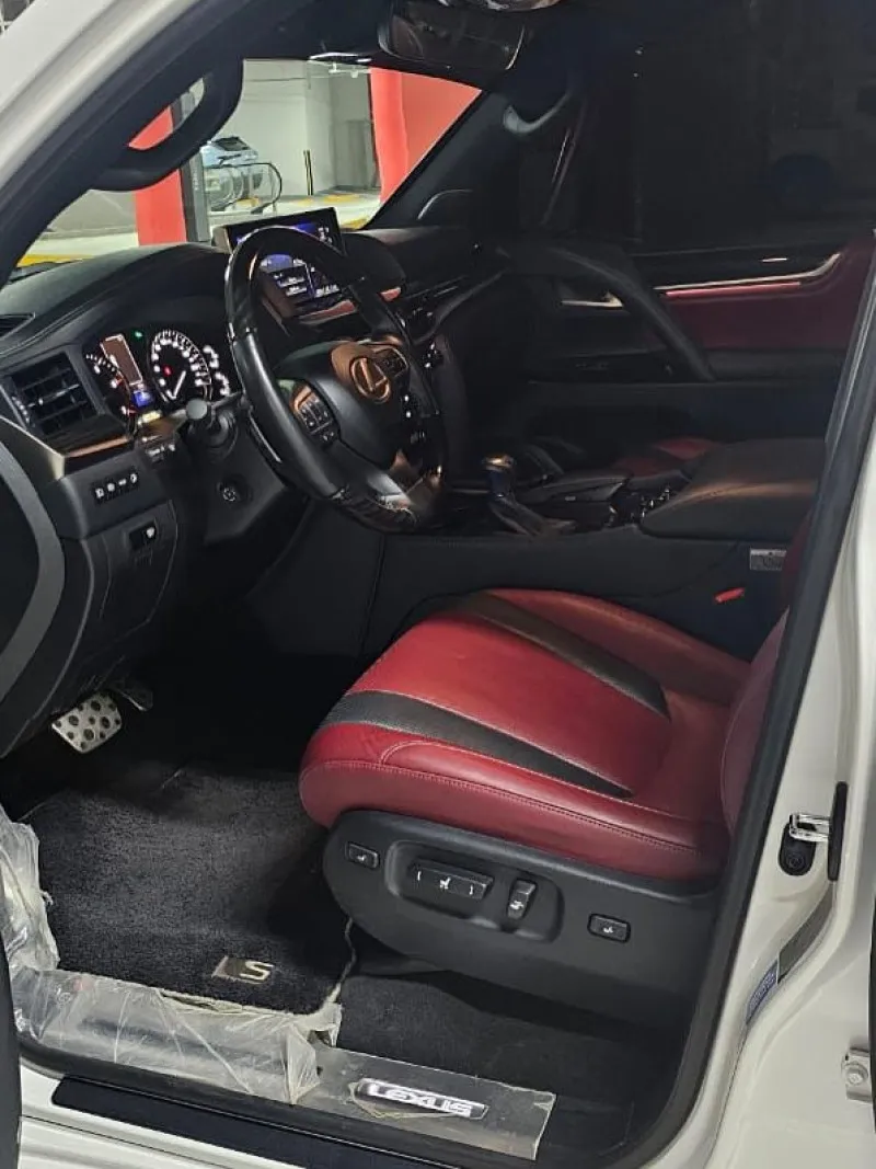 2021 Lexus LX 570 in Dubai