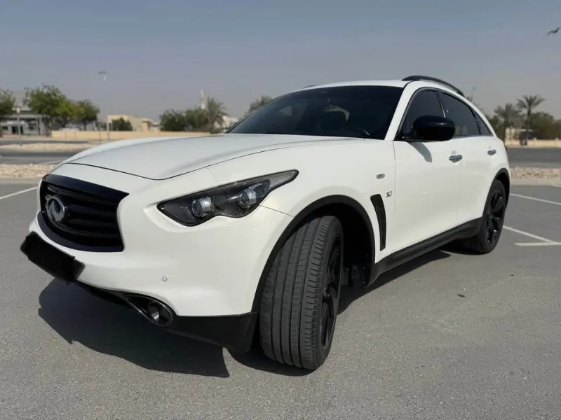 2016 Infiniti Q70 in Dubai