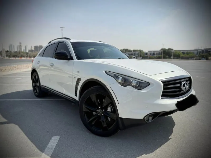 2016 Infiniti Q70 in Dubai