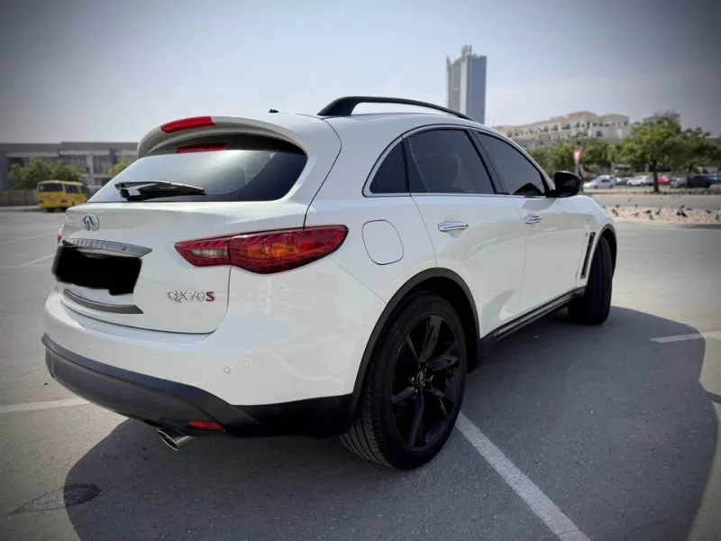 2016 Infiniti Q70 in Dubai