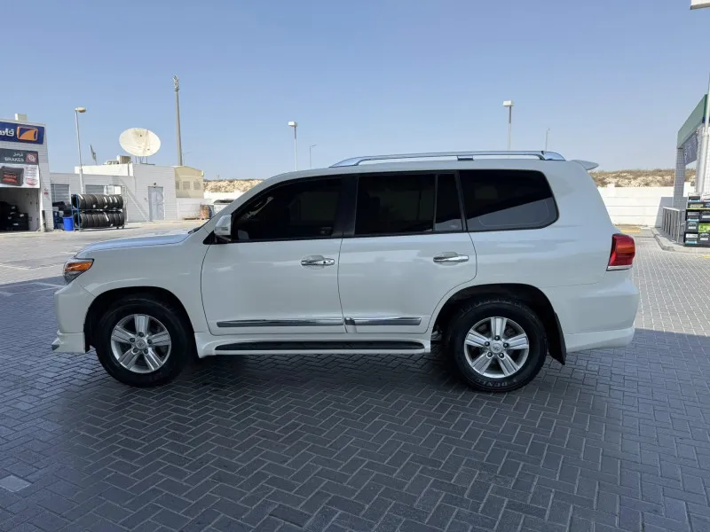 2015 Toyota Land Cruiser in Dubai
