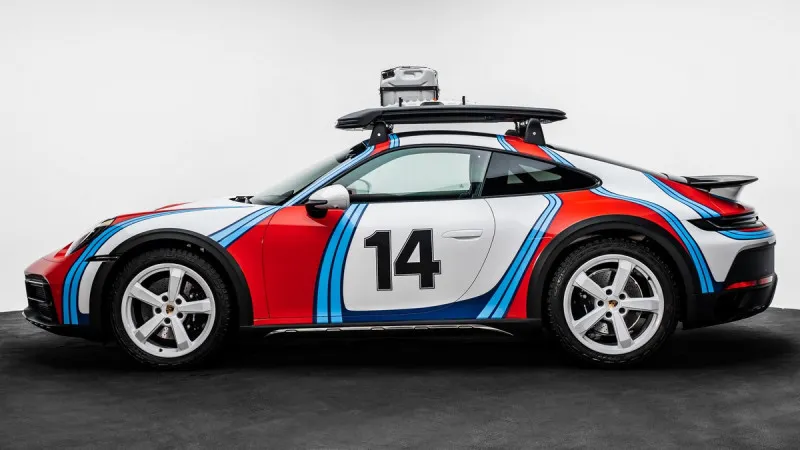 2023 Porsche 911 Carrera in Dubai
