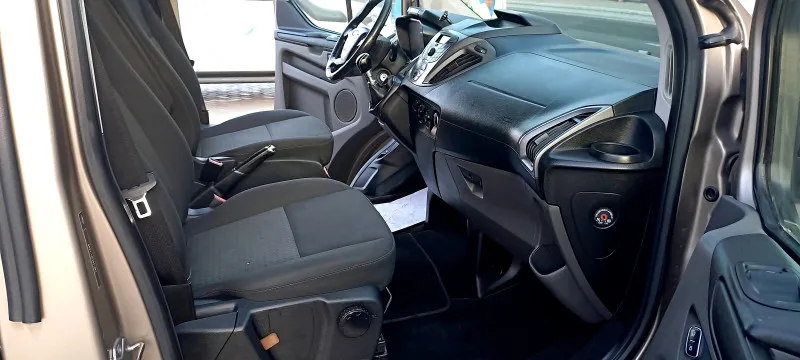 2019 فورد ترانزيت in Dubai