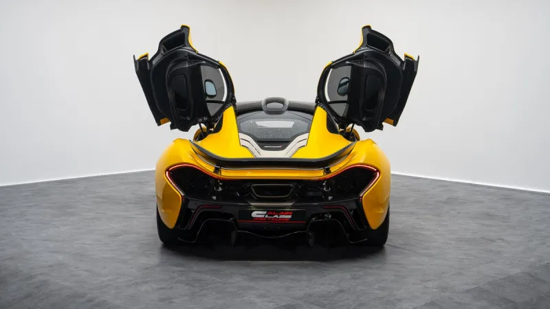 2014 McLaren P1 in Dubai