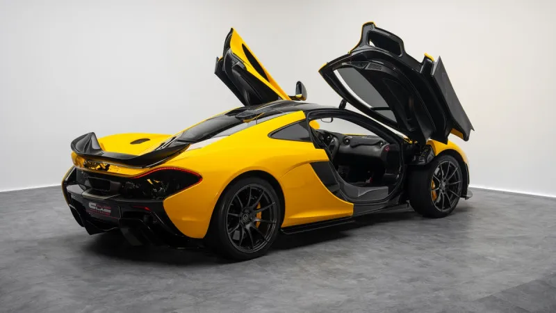 2014 McLaren P1 in Dubai