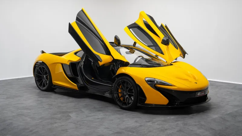 2014 McLaren P1 in Dubai