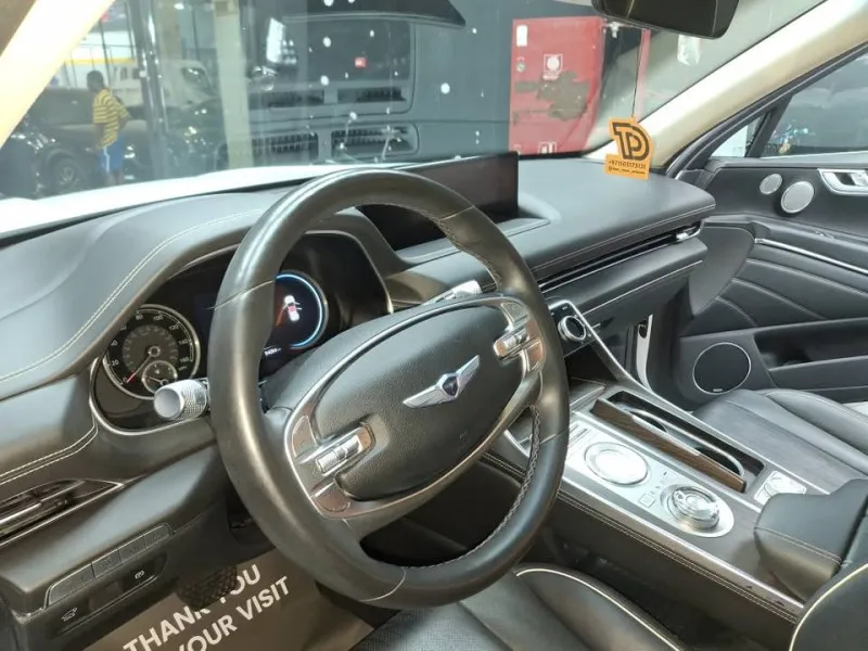 2021 جينيسس جي في ٨٠ in Dubai