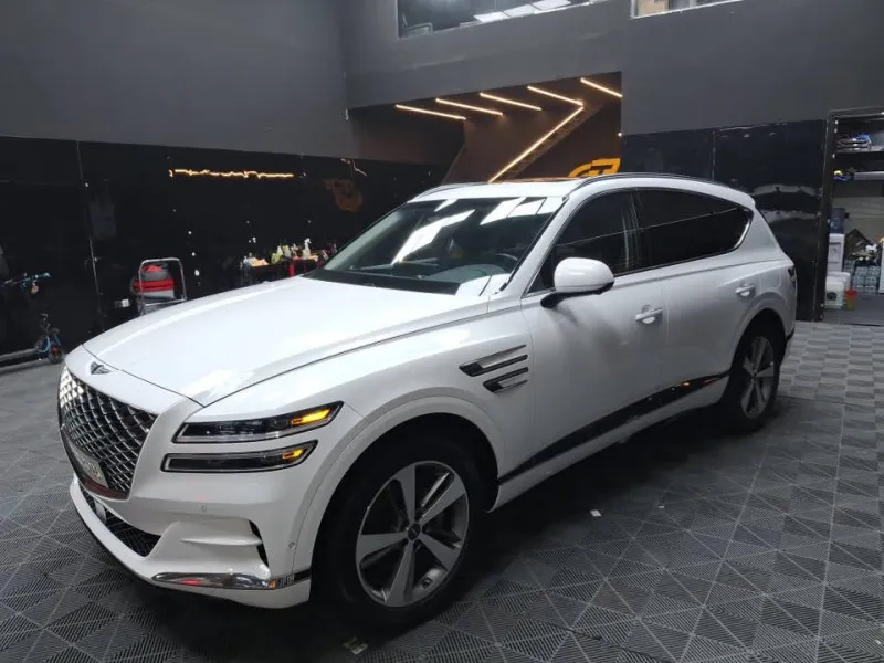 2021 جينيسس جي في ٨٠ in Dubai