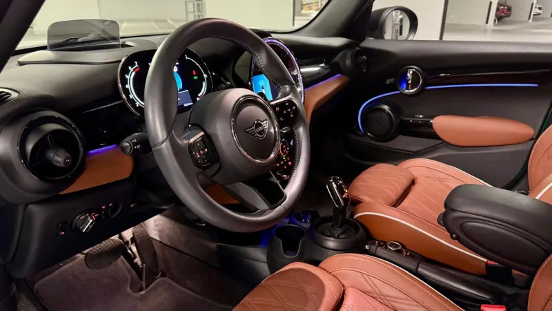 2023 Mini Cooper SE in Dubai