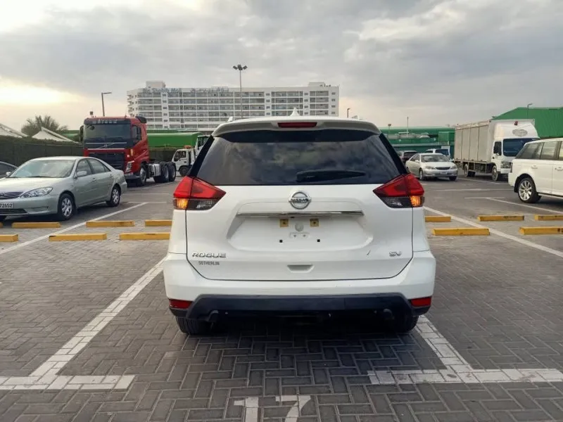 2017 نيسان روج in Dubai