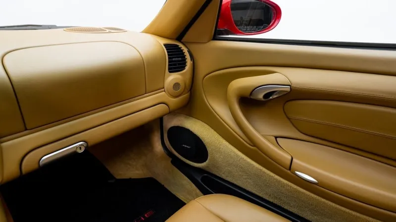 2002 Porsche 911 Carrera in Dubai