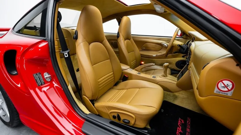 2002 Porsche 911 Carrera in Dubai