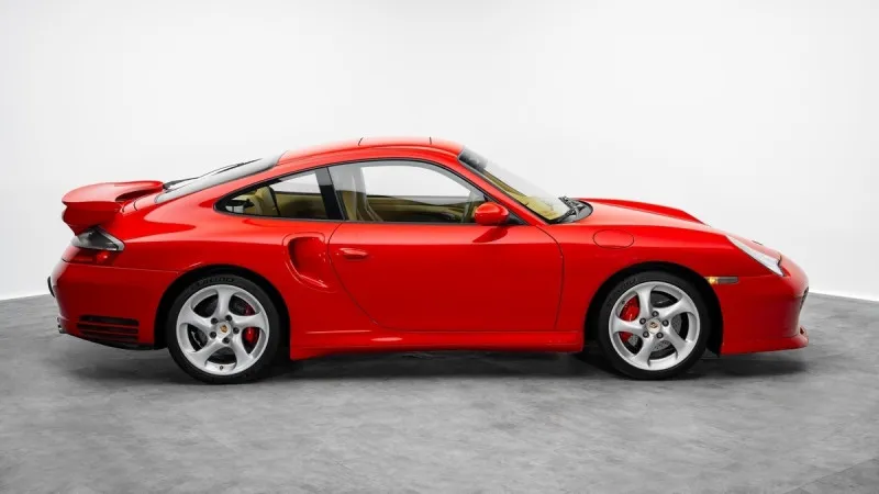 2002 Porsche 911 Carrera in Dubai