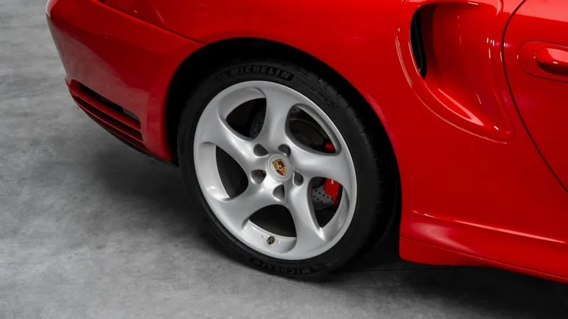 2002 Porsche 911 Carrera in Dubai