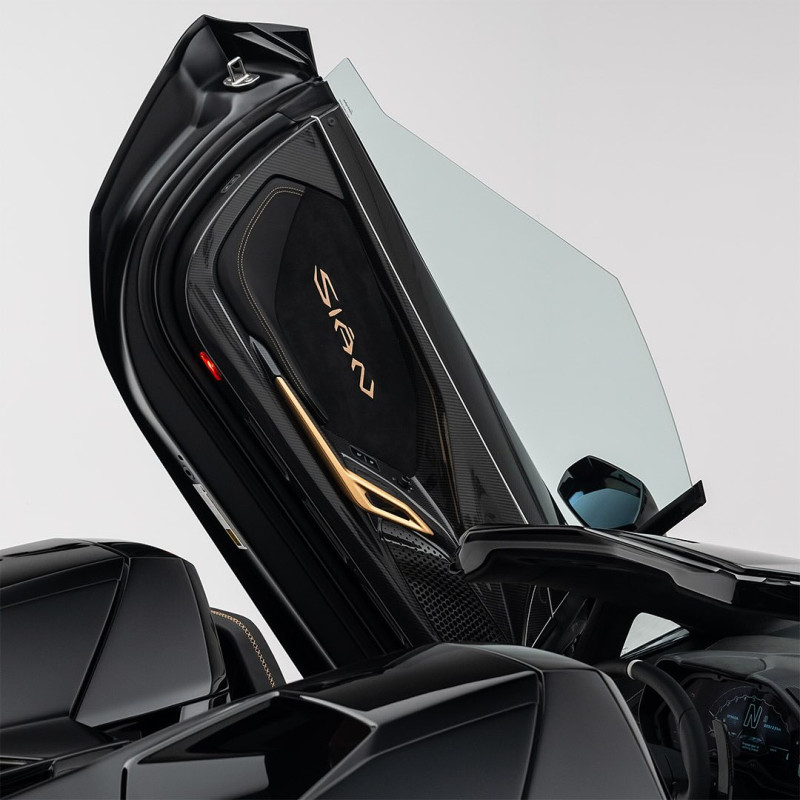 2021 Lamborghini Sian in dubai